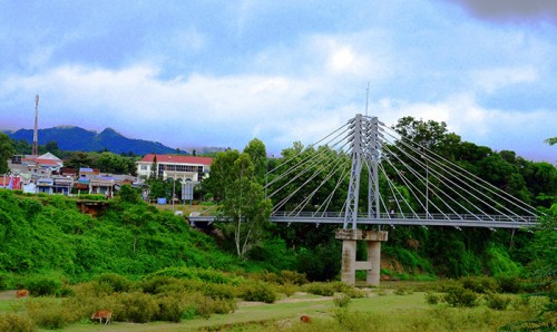 Một góc thị trấn Đakrve, huyện Kon Rẫy - điểm khởi đầu để vượt đèo