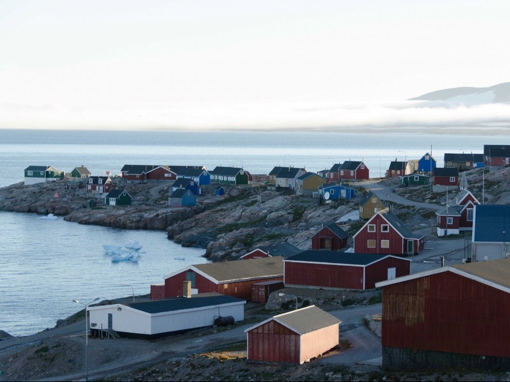 Bay đến Ittoqqortoormiit ở Greenland