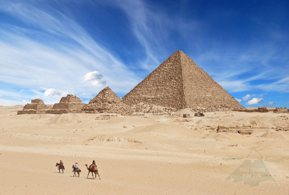 Thăm kim tự tháp Giza ở Ai Cập