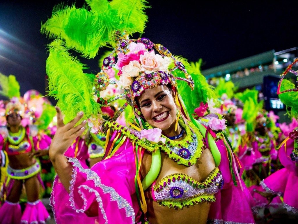 Tiệc tùng tại lễ hội lớn nhất thế giới ở Rio de Janeiro